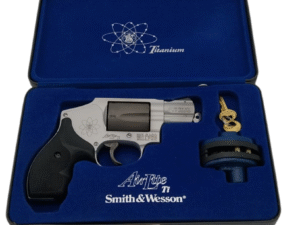 Smith&Wesson AirLite Ti ( scandium tytan)