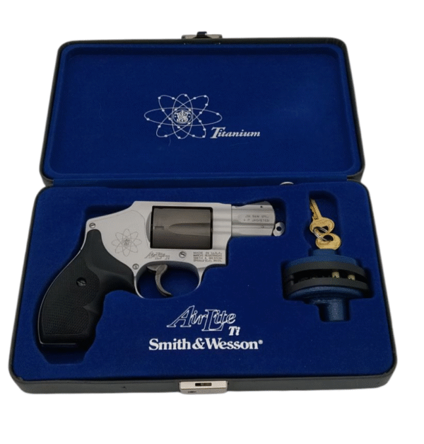 Smith&Wesson AirLite Ti ( scandium tytan)